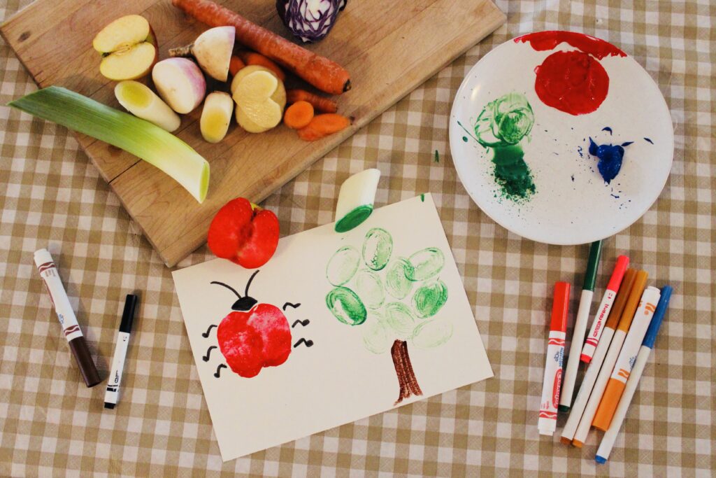 KIOSQUE peinture avec pinceau de légumes